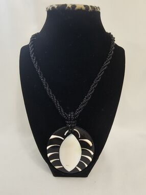 Mother-of-Pearl Inlay Black Twisted Multi Strand Necklace